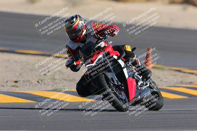 media/Oct-08-2022-SoCal Trackdays (Sat) [[1fc3beec89]]/Turn 10 (945am)/